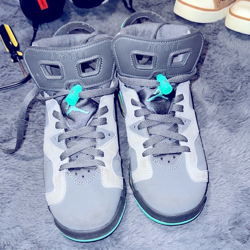 Nike Air Jordan 6.5Y (8 in Womans) Teal + Grey Good Condition